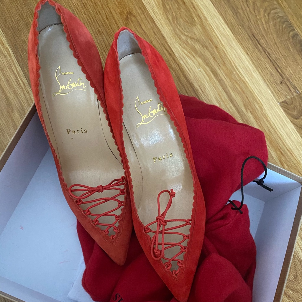Christian Louboutin Scalopump 85 Suede Bow Heels